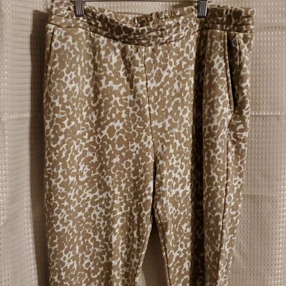 BB Dakota Joggers Sweatpants in Camel Terry with side pockets Animal Print - Picture 2 of 9